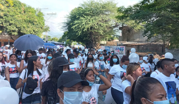 Gaira protestó por muerte de jóvenes