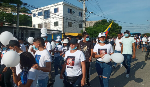 Gaira protestó por muerte de jóvenes