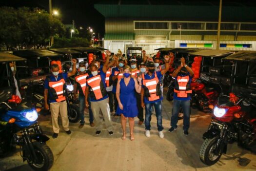 Alcaldesa entregó 13 motocarros para los pescadores artesanales
