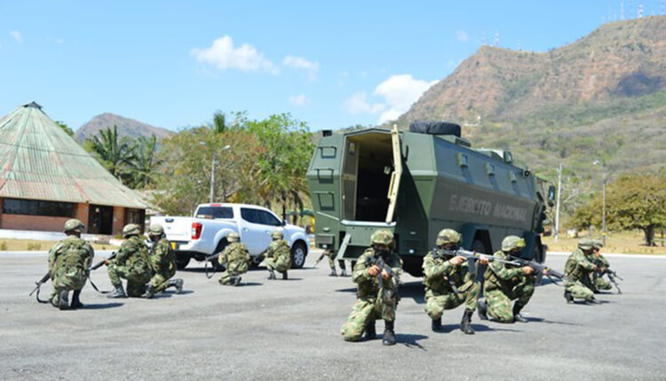 Ejército dispone de vehículos blindados para movilizar tropa en Arauca