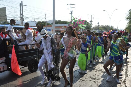 El ‘Carnavalito Escolar’ se tomó las calles samarias