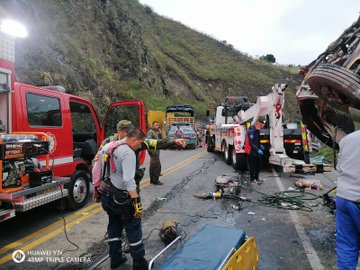 Accidente de bus dejó 20 muertos